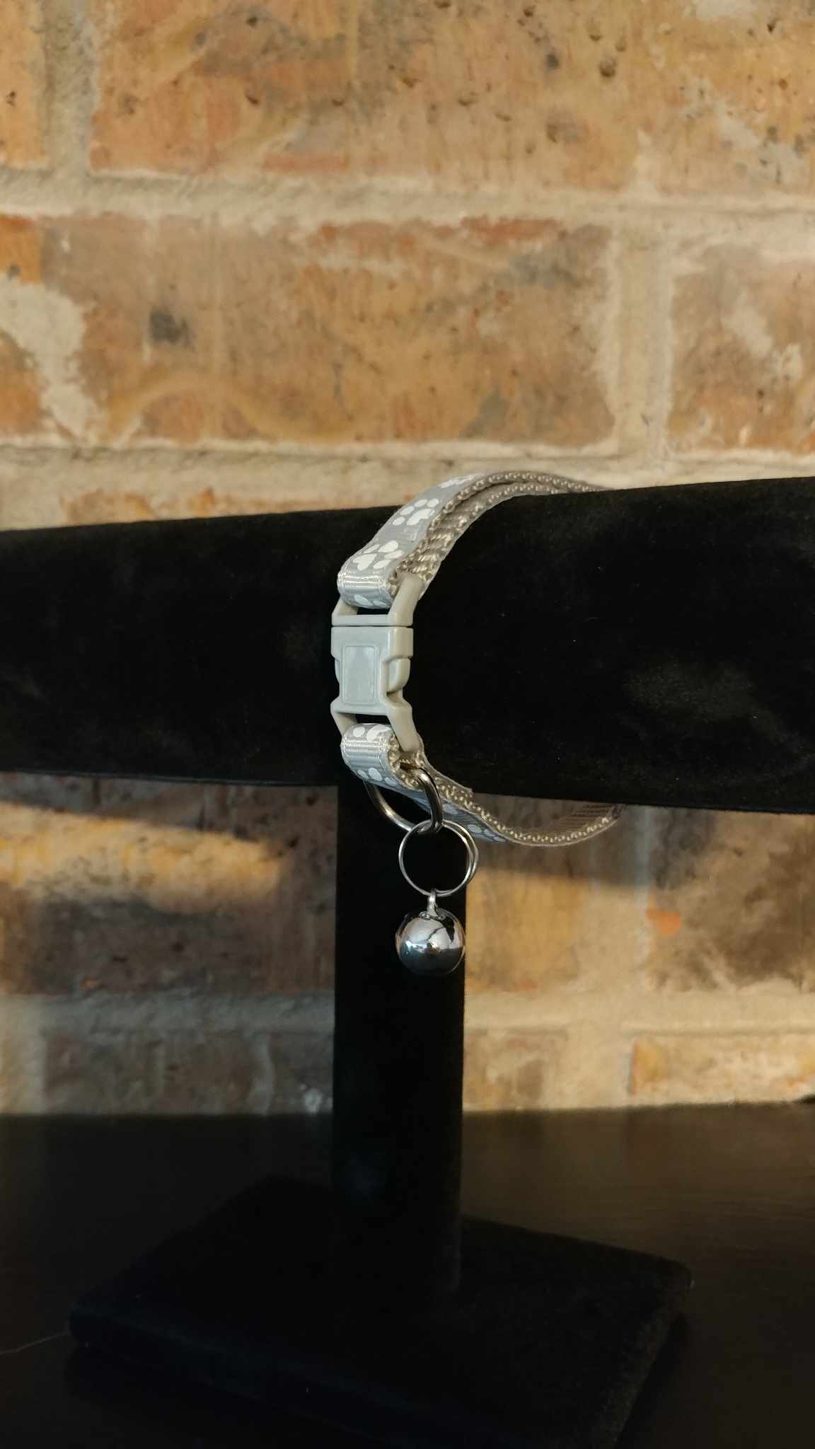 Paw print cat collar